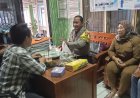Bhabinkamtibmas Giat Sambang ke Kantor Desa Sirnabaya, Ngobrol Santai Bersama Perangkat