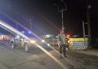 Anggota Polsek Tirtajaya terus Ciptakan Kamtibmas pada malam hari di Jembatan Pisangsambo Perbatasan Wilayah Tirtajaya dengan Batujaya