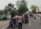 Personil Polsek Rengasdengklok Laksanakan Gatur Lalin pagi Guna berikan Kelancaran Lalu lintas