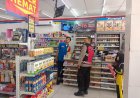 Personil Polsek Tempuran Cek CCTV minimarket Guna antisifasi gukamtibmas di wilayah hukumnya.