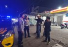 Patroli Tengah Malam Polsek Cikampek Pantau Toko Modern Sembari Pesan Kantibmas Pemuda 