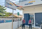 Anggota Polsek Batujaya Ciptakan Keamanan di Bank Mandiri Unit Batujaya dan mengantisipasi terjadinya Pencurian/Pembobolan ATM 
