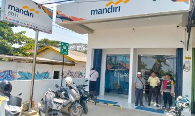 Anggota Polsek Batujaya Sambangi Scurity Bank Mandiri Unit Batujaya untuk menyampaikan Pesan-pesan Kamtibmas