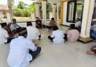 Kapolsek Batujaya melaksanakan Kegiatan Jumat Curhat bersama Masyarakat di Masjid Al-Ikhlas Desa Kutaampel