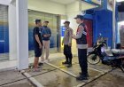 Patroli Malam Personil Polsek Tegalwaru Sasar Masyarakat di Loji Edukasi Humanis Agar Waspada