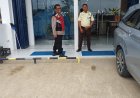 Anggota Polsek Batujaya Ciptakan Keamanan di Bank Mandiri Unit Batujaya dan mengantisipasi terjadinya Pencurian/Pembobolan ATM di siang hari