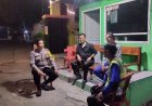 Aiptu Ikbal Karis Bhabinkamtibmas Polsek Klari Patroli Sambang Warga di Perum BKP Saat Ronda Malam