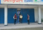 Anggota Polsek Batujaya Ciptakan Keamanan Bank BRI Unit Batujaya dengan meningkatkan Patroli Prekat