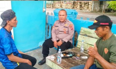 Jalin Silaturahmi, Bhabinkamtibmas Polsek Rengasdengklok Giat Sambang Warga Desa Binaan