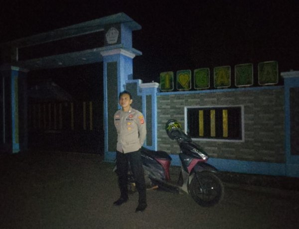 Anggota Polsek Tirtajaya Kontrol Keamanan Sekolah-sekolah di Wilayah Tirtajaya