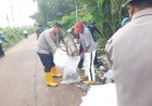 Atensi Intruksi Presiden RI Prabowo, Kapolsek Cikampek bersama Forkopimcam Bersih -bersih Tempat Sampah Liar 