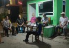 Bhabinkamtibmas Polsek Klari Sambangi Pemukiman Warga Sampaikan Kamtibmas Ke Petugas Ronda Malam