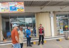 Anggota Polsek Batujaya Tingkatkan Patroli Prekat guna Ciptakan Keamanan di Minimarket di siang hari