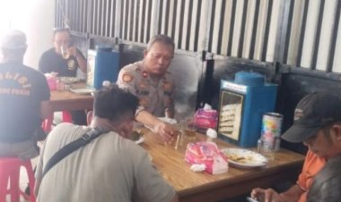 Kapolsek Jatisari Melaksanakan Jumat Curhat Secara Sederhana di Desa Cikalongsari