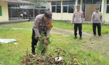 Kepolisian Sektor Batujaya melaksanakan Kegiatan Korve di Halaman Mako Polsek Batujaya