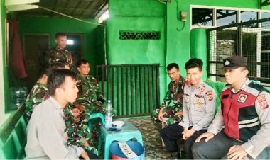 Sinergitas TNI, POLRI Anggota Polsek Rengsdengklok, Sambang Silaturahmi Ke Makoramil 0404 Rengasdengklok