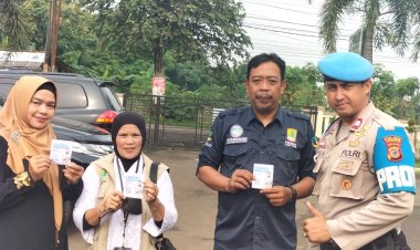 Propam Polsek Kotabaru Sosialisasi QR Code Yanduan Kepada Warga Masyarakat
