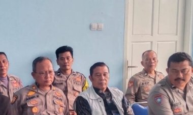 Gelar Jumat Curhat Di Tengah Bulan Ramadhan, Kapolsek Jatisari Sampaikan Himbauan ke Warmas Ciptakan Ramadhan Yang Aman dan Nyaman